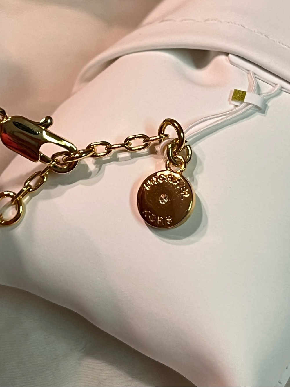 New Michael Kors gold-tone bezel-set crystal station link bracelet
Box included - Picture 6 of 8